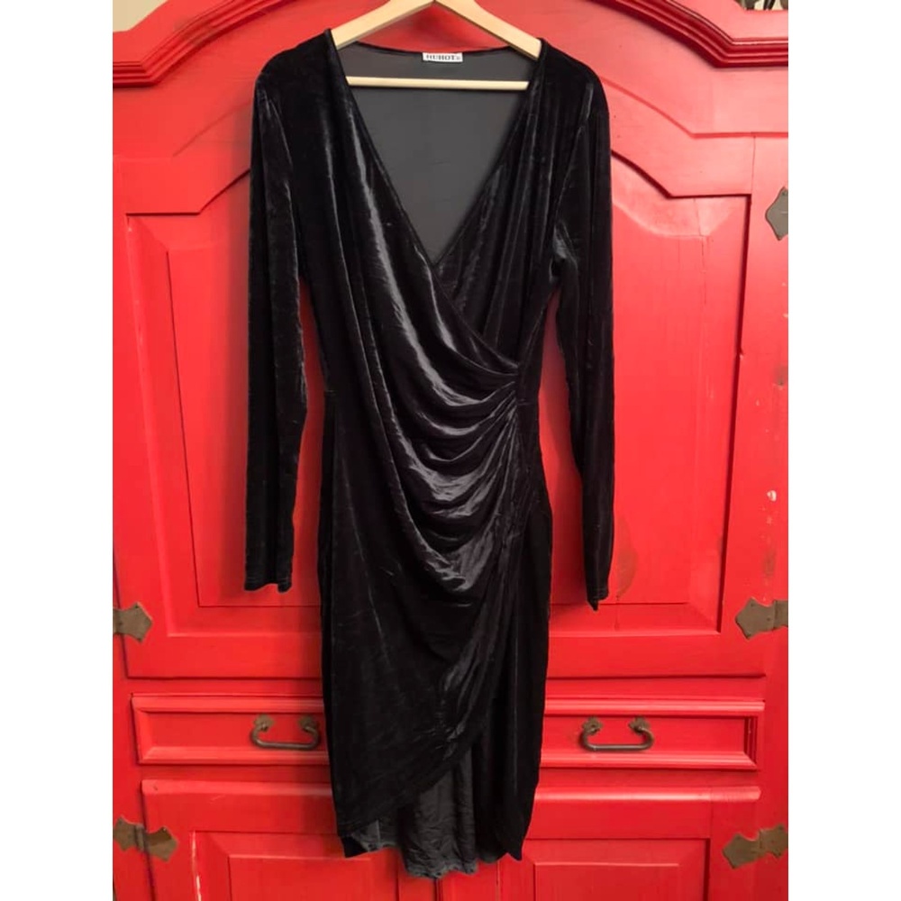 NWOT Gorgeous Black Crushed Velveteen Side Gathered V Neck Sexy Brand New XL